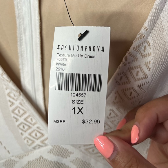 White dress - Picture 3 of 3